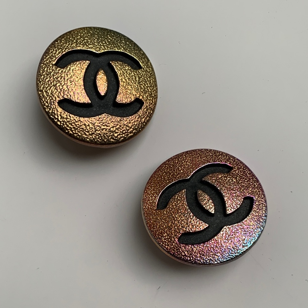 Vintage CC Chanel clip on earrings